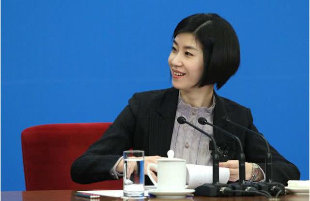 中国外交部“四大女神”,个个高颜值高学历,网友:这才叫翻译官