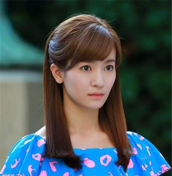 所以说这部剧就是琼瑶最失败的一部剧,叫《花非花雾非雾》,主角全部沦