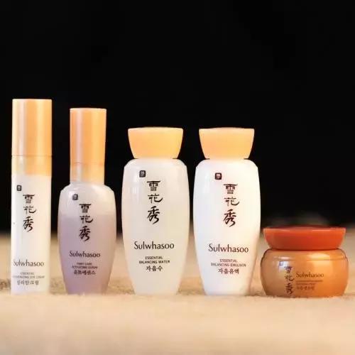 眼影 香港海关突击查获大量大牌高仿化妆品!6间店有755件冒牌货!