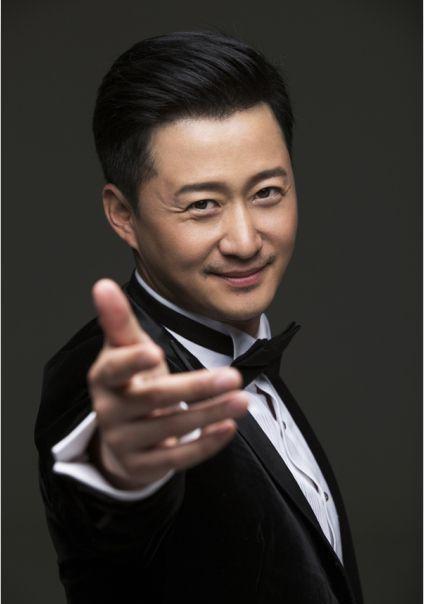 当年嫌吴京穷配不上她,转身嫁富豪却被抛弃,现成菜市场卖鱼大婶