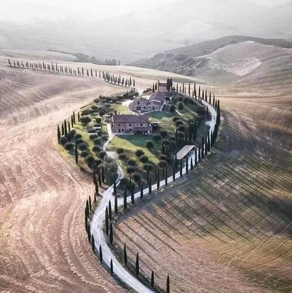 周杰到底有多有钱，看过他的庄园你就知道，不愧是亿万富翁