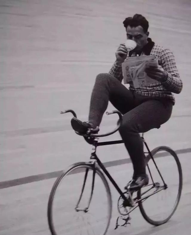 发几张不正经的照片给你看看, 专治不开心~