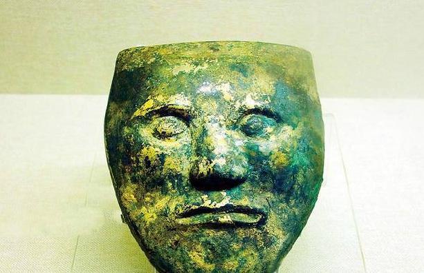 广西发现绝世珍宝，却被村民抢砸精光，总理听说后气得说了几个字