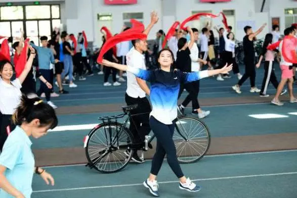 国庆大典也有大学生，体育健儿+文武全材，网友：振奋人心