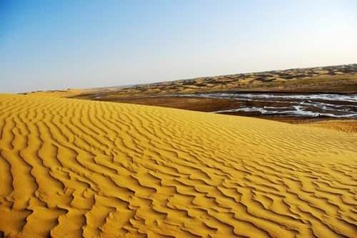 为何不用沙漠里的沙子来盖房子？中国专家道出3个原因