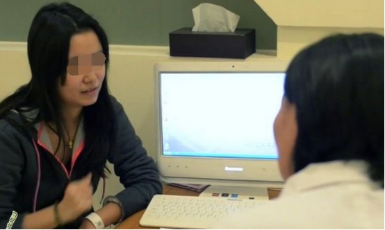 白天查出怀孕，当晚孕妇梦见孩子生了，丈夫取笑。掀开被子两人懵了