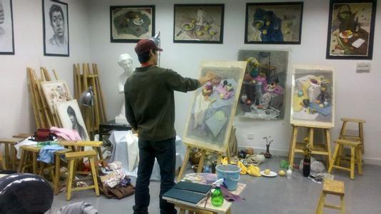 大学最烧钱“四类专业”，考生要慎重选择！一般家庭供不起