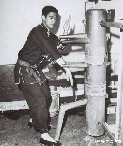 叶问为何曾一言断定李小龙短命? 他看到了李小龙的一个致命缺陷