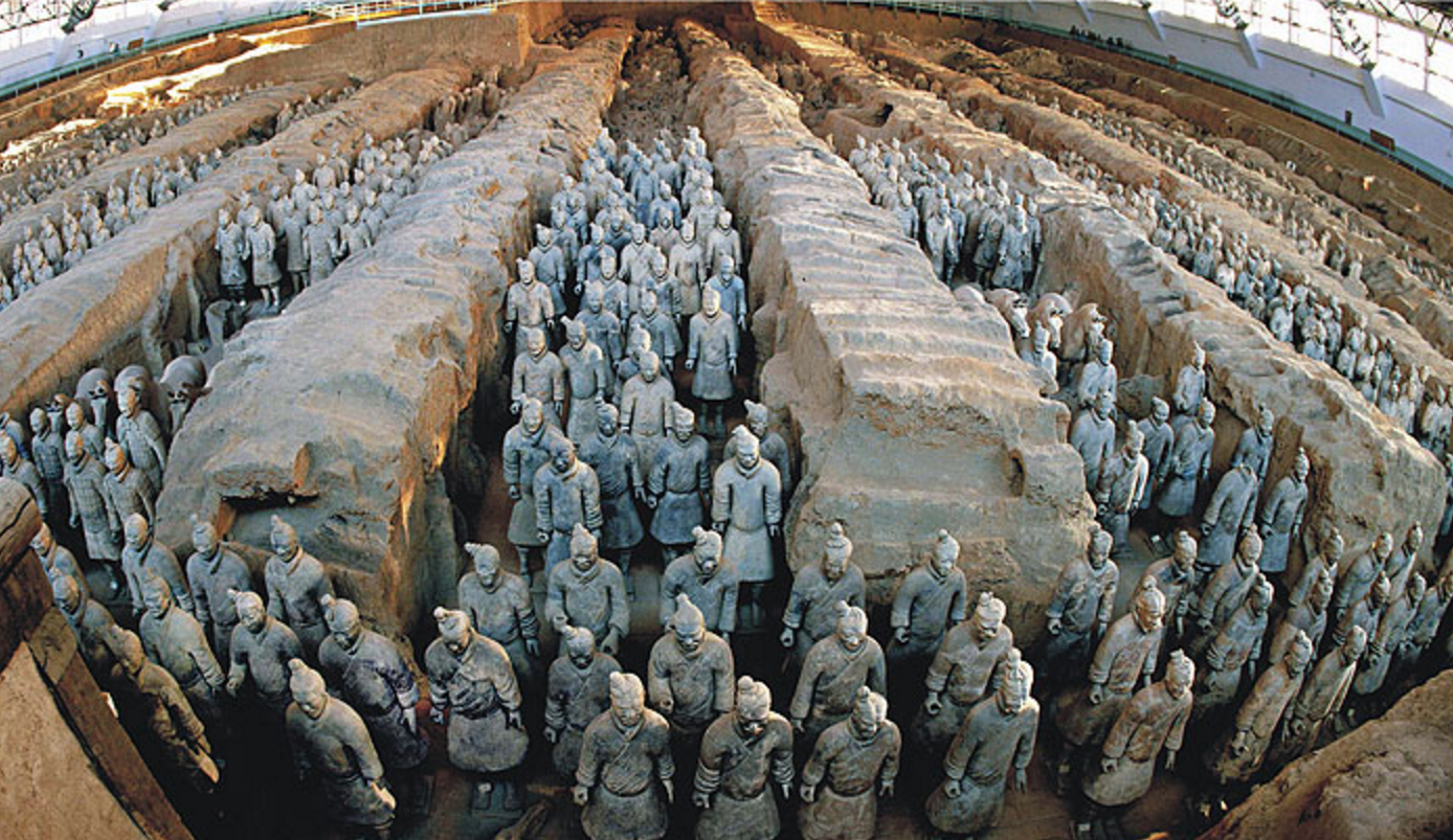 秦兵马俑旁的土墙里埋着什么,为何至今无人清理?它们还有大用处