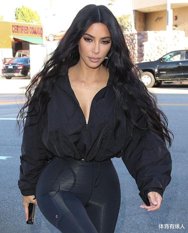 小姐姐|黑人运动员为何喜欢卡戴珊姐妹?除了傲人身材,还有2个原因