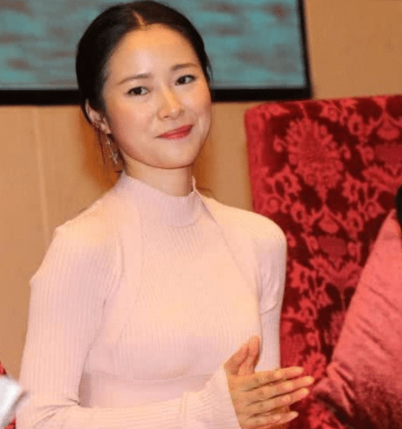 『官宣』“隐藏”了34年爸爸竟是陈道明?多年来不拼爹不炒作,网友:怪不得这么优秀!
