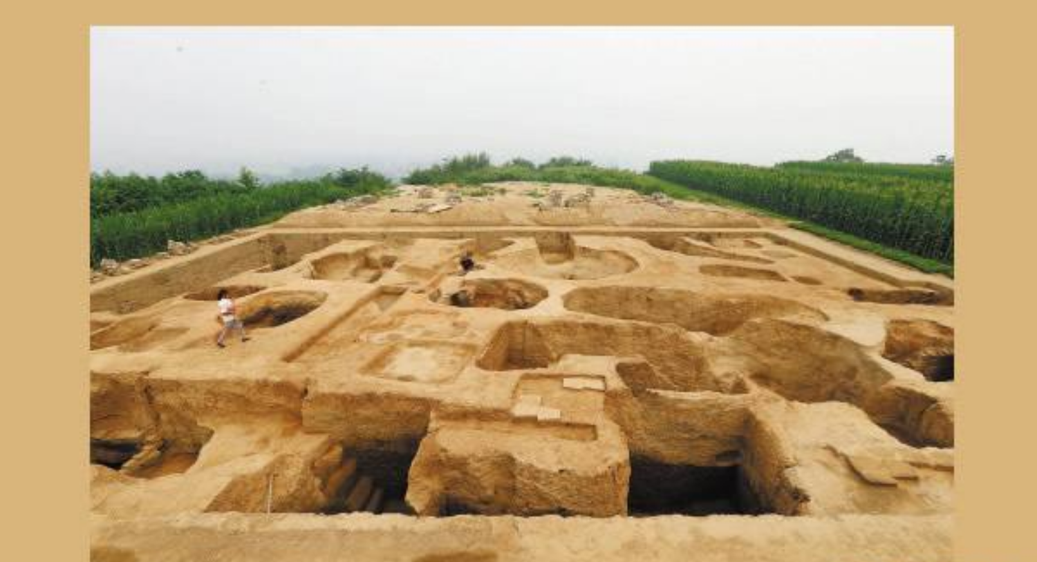 这个秘密直到上世纪六十年代末期才被揭开,当地一支军队在守陵村附近