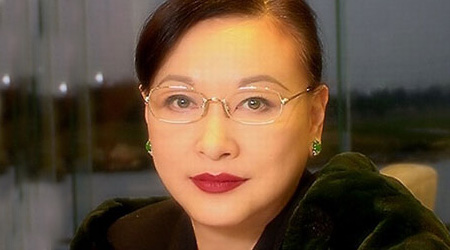 她拍戏替老公还债，却给债主生下两个儿子，今68岁活得精致美丽