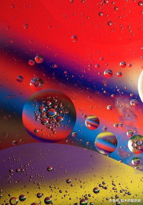 ：将人类的细胞放大十亿倍、百亿倍，那么细胞是不是就是一个宇宙？