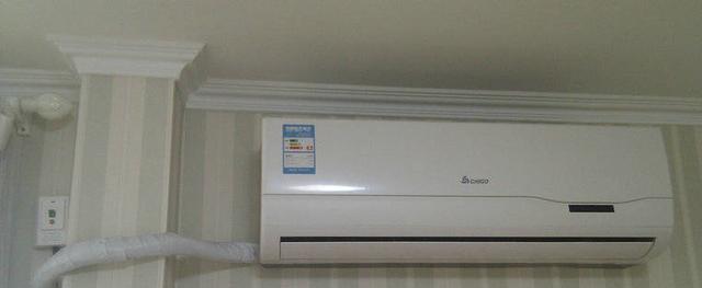 不对比一下日本人安装的空调，你们都不知道国内师傅装的有多丑