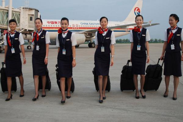 如果乘客多要一份飞机餐，空姐会觉得你穷吗？其实内心是这样想的