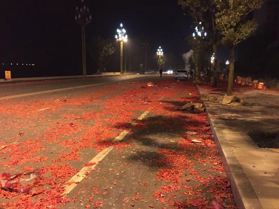 外国人在中国过年是什么感受？老外：根本无法入睡