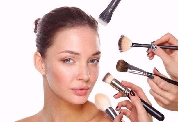 “先涂隔离还是先涂防晒？”困扰女生多年的问题终于有答案了！