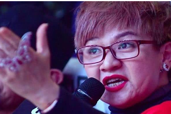 这个人就是柯以敏,说起她的名字,大家可能都不知道她是谁,其实她火的