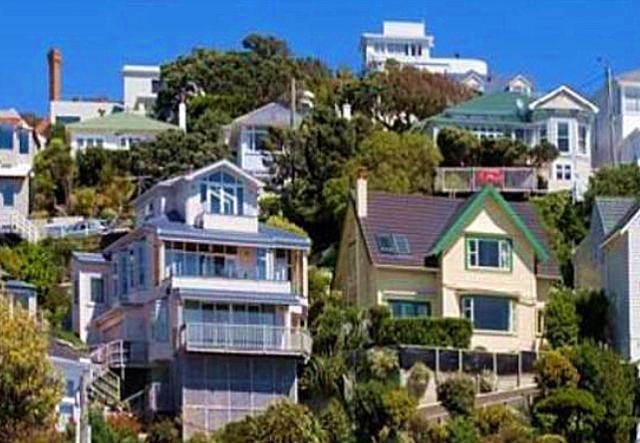 全球最“绝望”国家，房子被中国人买完空置，本国人却无房可住