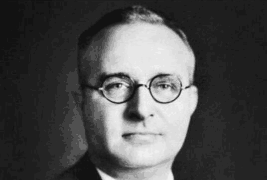 他是“人类历史上第一死神”，他的发明危害人类几十年，晚年离奇去世