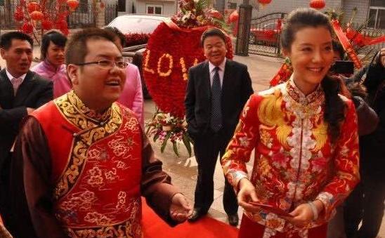 车晓|“中国第一败家子”:5000万娶车晓,10年败光125亿,今沦为笑柄
