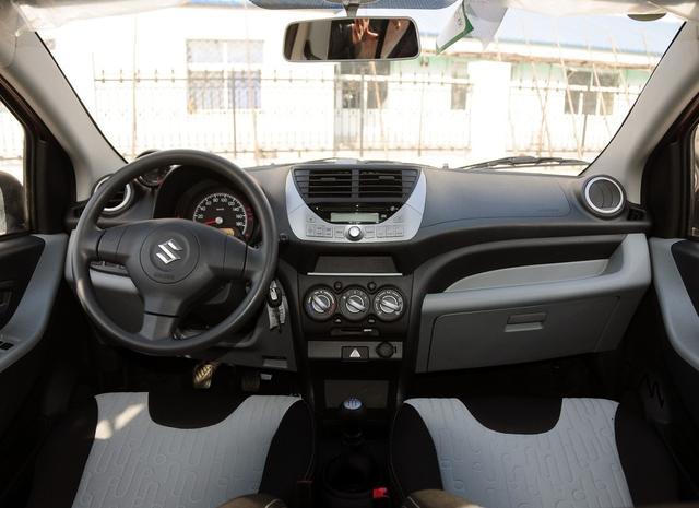 最佳代步买菜车，百公里油耗仅4.9L，才4.2万起还要啥电动车？