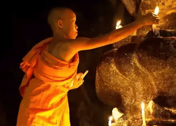 易中天: 为什么现在信佛的人越来越多?