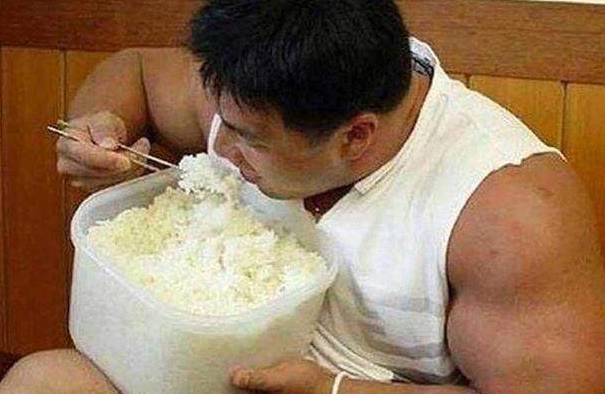健身减肥,训练完之后很饿,能不能吃东西?应该吃什么?