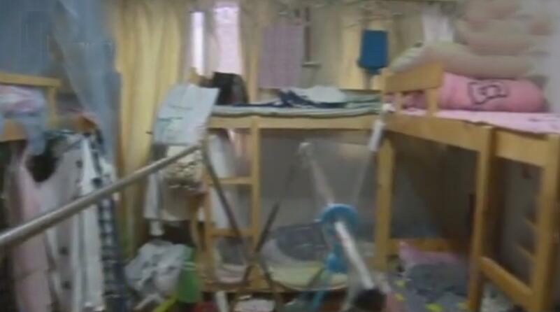 上海黄金地段房租每月800元？一户人家130平成32人“女生宿舍”！