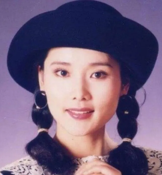 越剧|因长得太美无人敢追，父亲因她终身不娶，她的魅力究竟有多大？