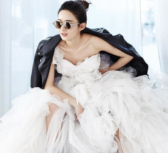 #Angelababy#看了赵丽颖婚纱照，再看杨颖的婚纱照，网友：差距真大