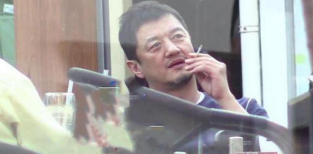 本田冠道|传生意低迷后，李亚鹏4S店看千万级豪车，多次趴窗咨询却空手而归