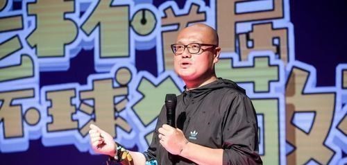 中国传媒大学：中国传媒大学女硕士坠亡：多次修改论文，导师不管不顾，将其拉黑  ?