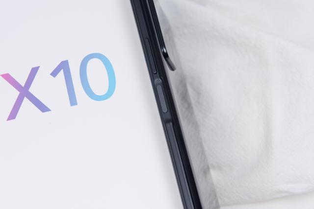 荣耀x10|90Hz屏幕+5G手机不到两千块就能入手！荣耀X10表现究竟如何？