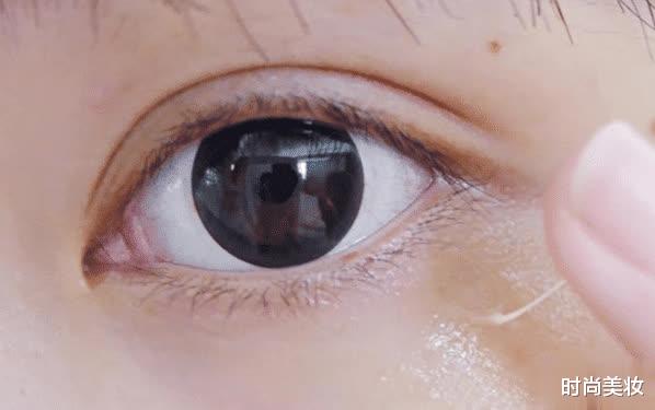 |精华液可以直接上脸吗？小心长闭口又伤脸，赶快学正确的使用方法