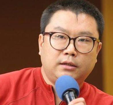 尹相杰|著名歌手尹相杰近况:瘦成“皮包骨”认不出,紧随于文华像“跟班”