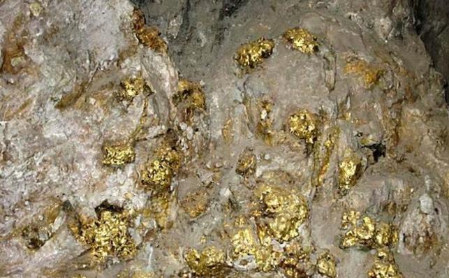 苏联挖到地球9500米,周边全是钻石黄金,为何最后不挖了?