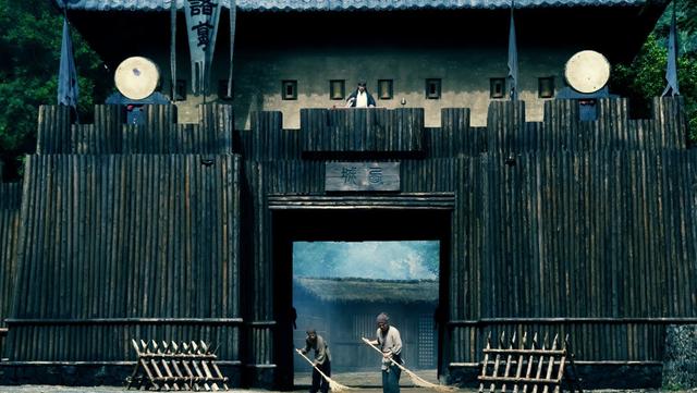 诸葛亮@诸葛亮空城计是假的，司马懿为什么还那么害怕？看背后童子的脸