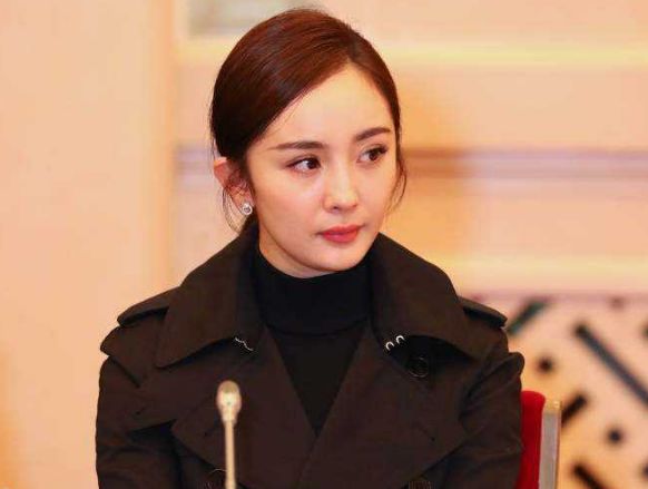 胡歌■都说人民大会堂是“卸妆水”,杨幂还好,看到胡歌:真有37岁?