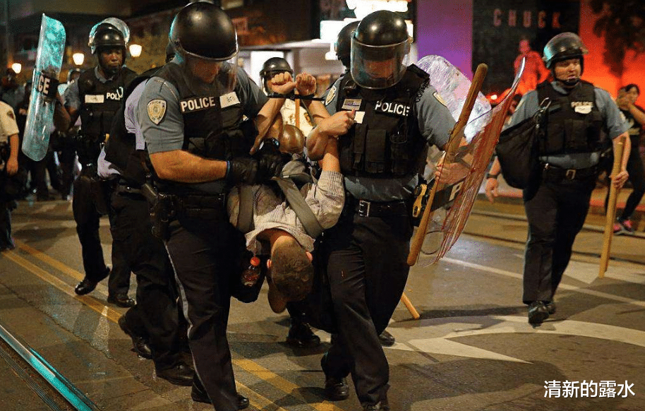 『白宫』谁也“保不住”暴乱黑人！白宫向全美发出“警告”，好日子彻底到头了