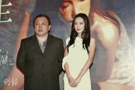 王晶@她被王晶发掘时才读大二，拍3部电影狂捞26亿，今被称“最美晶女郎”！