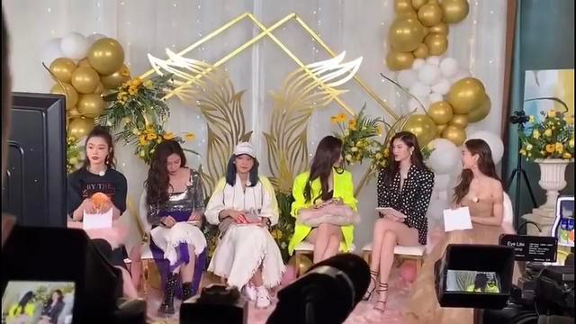【高定】baby好怕被比下去，录节目非要穿高定仙女裙，和其他人格格不入