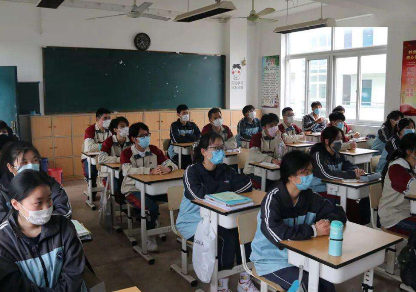 教育部|教育部宣布，大中小学寒假时间确定，学生欲哭无泪，家长拍手叫好