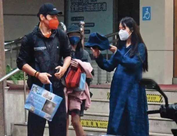 郭碧婷|郭碧婷产子细节曝光: 医院简陋宝宝物品敷衍，生产中向太根本不在