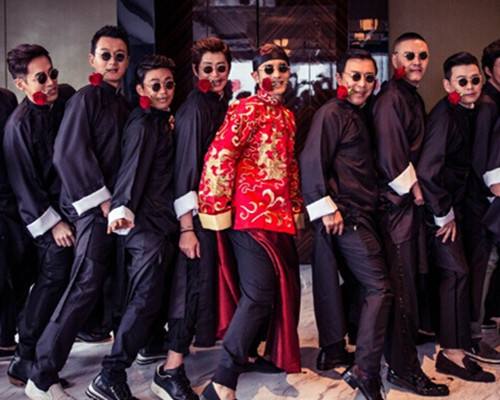 |从2亿豪华婚礼到现在的没戏可拍,四处求人没人理,他终于不红了?