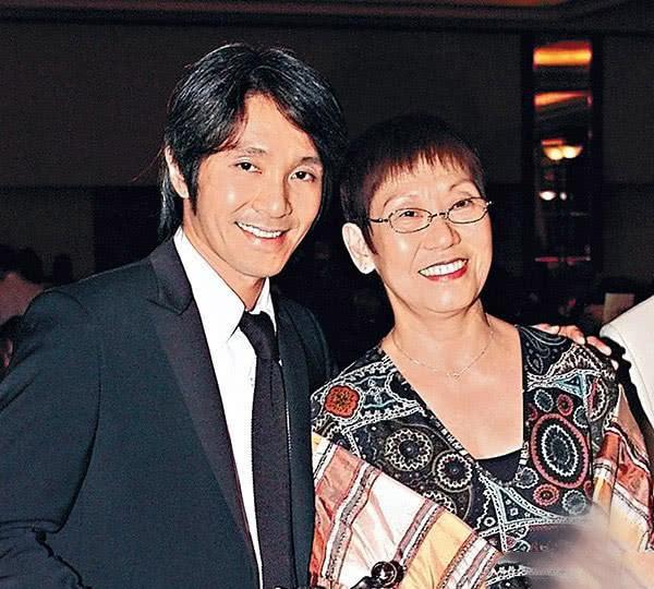 周星驰|前员工受访曝周星驰隐私，星爷可能一直单身但外出需有人陪着睡