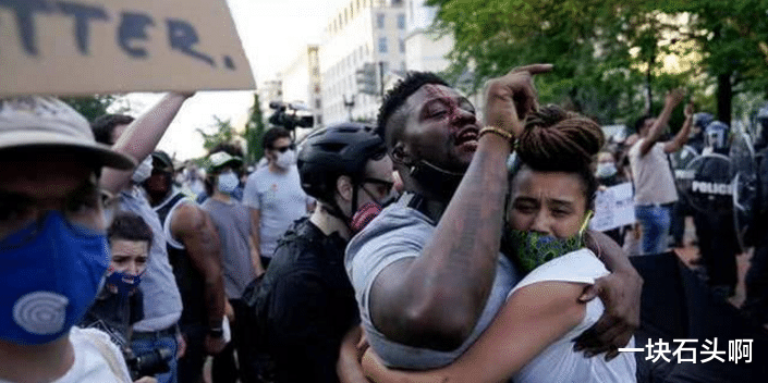 「白宫」美州长、国民警卫队全部“叛变”！白宫彻底“沦陷”！门前飘起中国旗帜