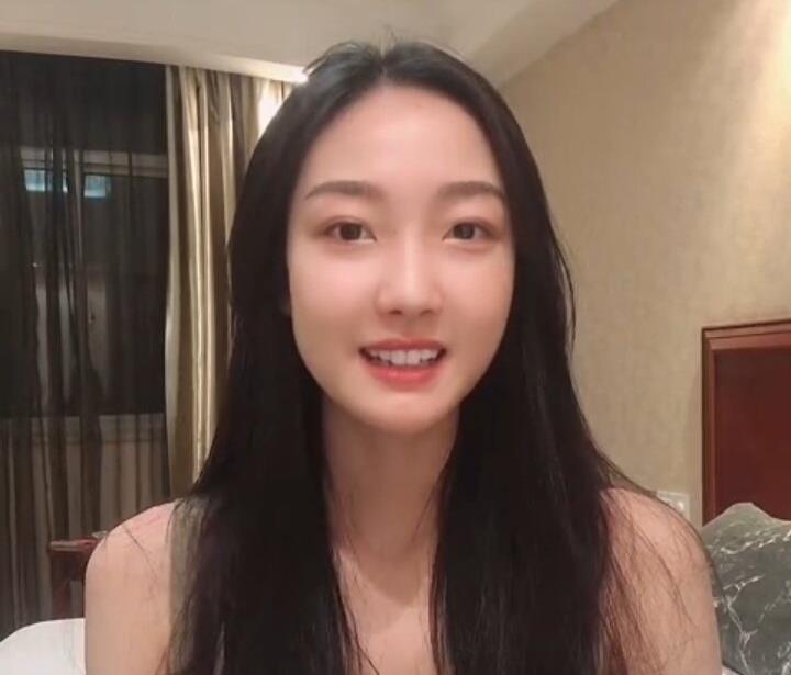 潘虹|《好声音》人气美女潘虹结婚了？她才21岁竟然结婚2年了