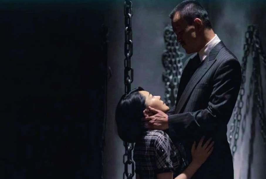 廖凡|许晴跟廖凡地牢戏被删除,当时差点假戏真做,在失控边缘不断探视